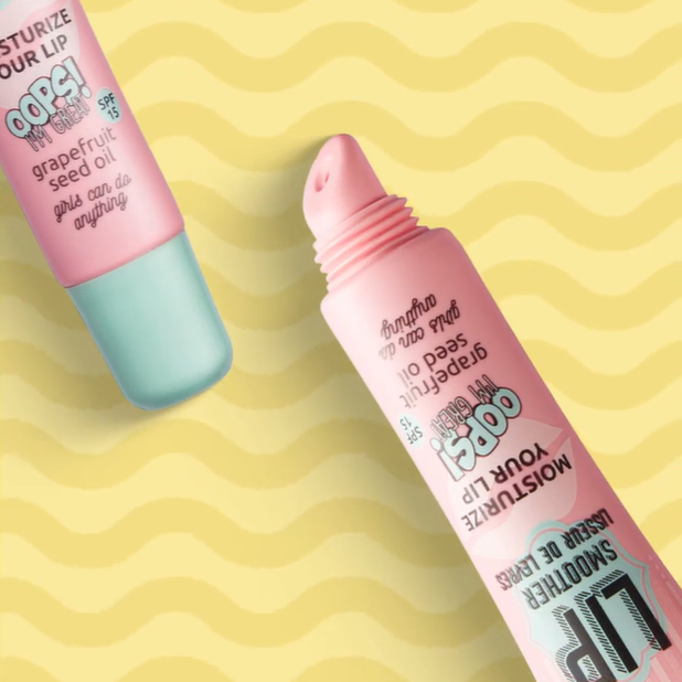 Dudaklarınızı Şımartın: Petite Maison Lip Smoother ile Yumuşak ve Işıltılı Dudaklar